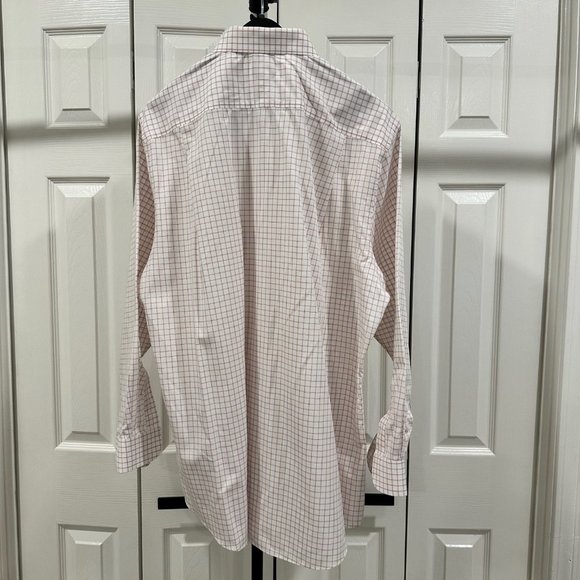 Jos A. Bank Traveler's Collection Spread Collar Tailored Fit Dress Shirt - Picture 4 of 4